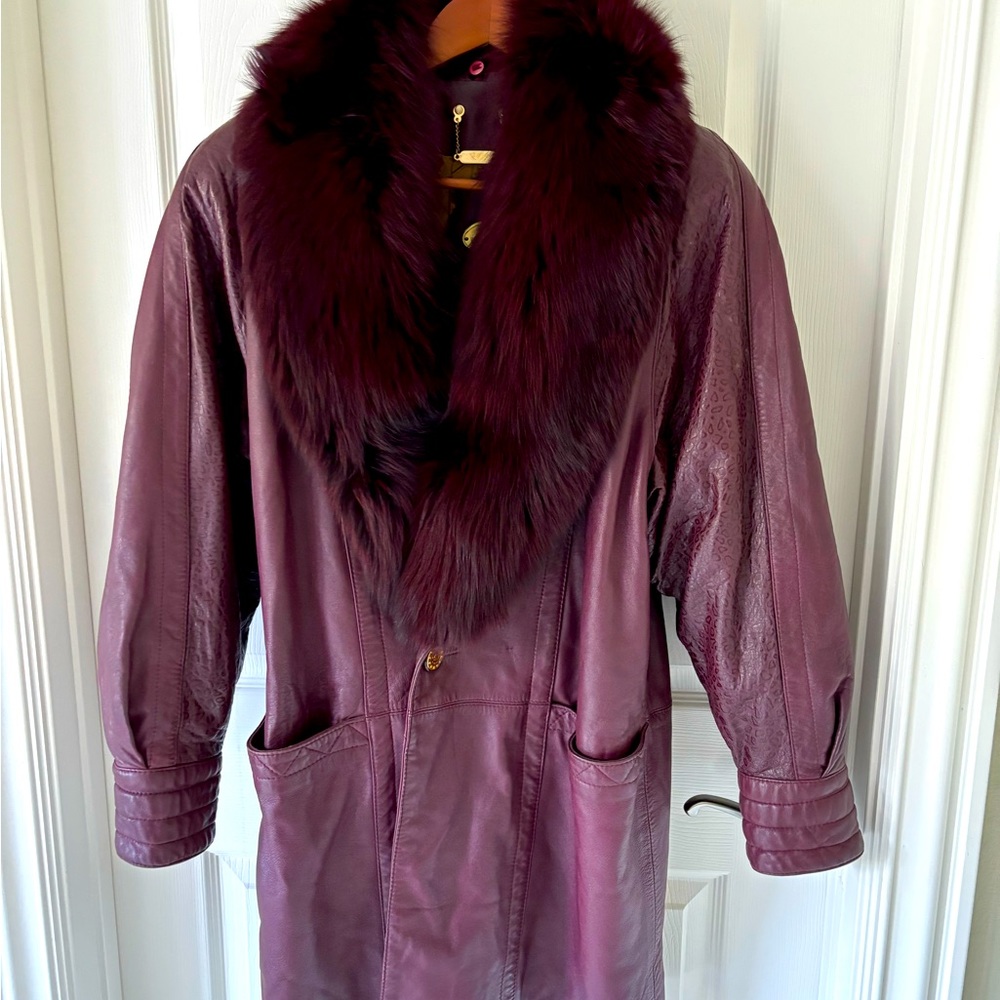 Leather coat, made in Italy. Rich and warm